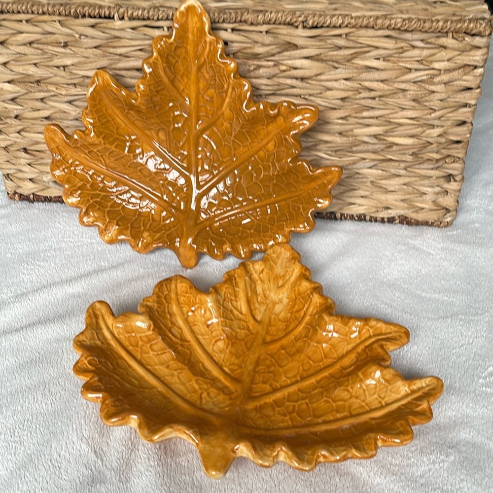 10” Maple Ceramic Leaf Serving Plate Dessert Plate  Set of 2  Orange Brown Color